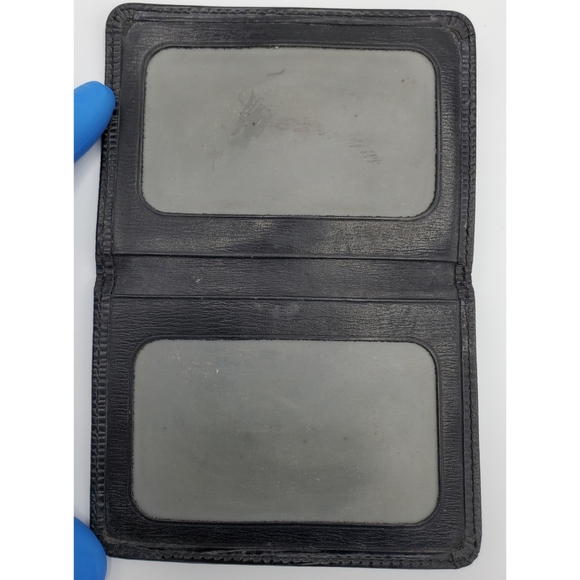 Authentic Preowned LV Epi Card Case - Picture 5 of 8